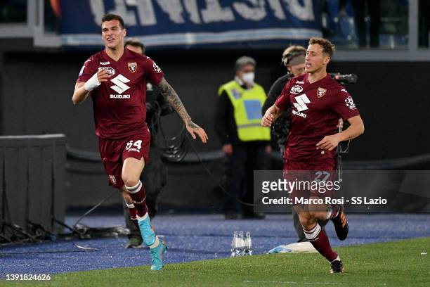 Pietro Pellegri of Torino FC celebrates the opening goal with his team mates during the Serie A match between SS Lazio and Torino FC at Stadio...