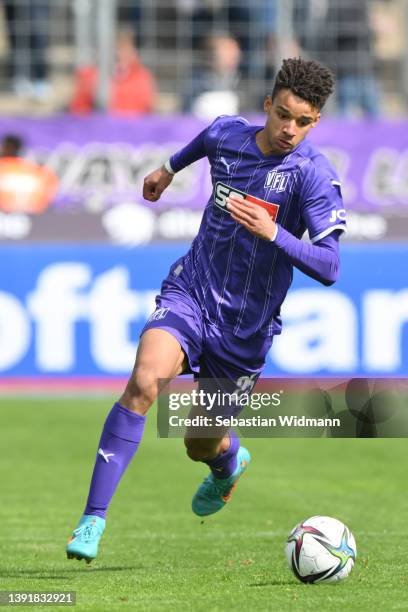Yannick Deichmann of TSV 1860 Muenchen controls the ball during the News Photo - Getty Images
