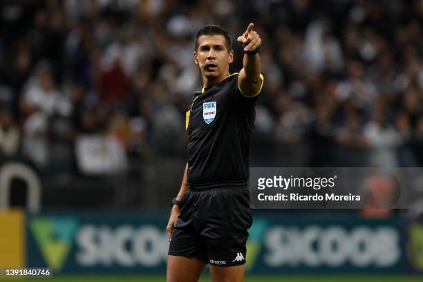 Referee Bruno Arleu de Araujo in action during the match between Corinthians and Avaí as part of Brasileirao Series A 2022 at Neo Química Arena on...