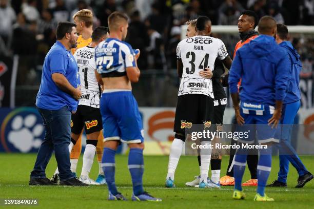 Players greet each other at the end of the match during the match between Corinthians and Avaí as part of Brasileirao Series A 2022 at Neo Química...