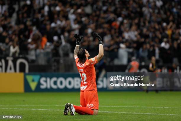 Cassio of Corinthians celebrates the victory at the end of the match between Corinthians and Avaí as part of Brasileirao Series A 2022 at Neo Química...