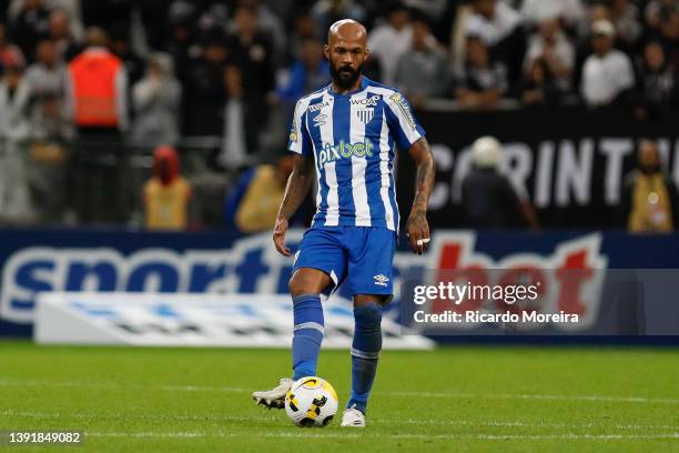 Bruno Silva of Avaí in action during the match between Corinthians and Avaí as part of Brasileirao Series A 2022 at Neo Química Arena on April 16,...