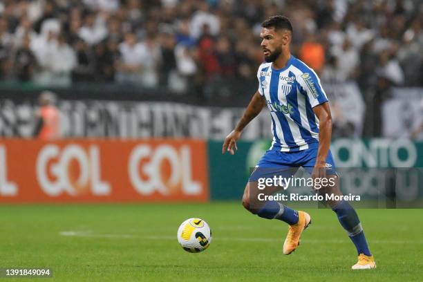 Raniele of Avaí drives the ball during the match between Corinthians and Avaí as part of Brasileirao Series A 2022 at Neo Química Arena on April 16,...