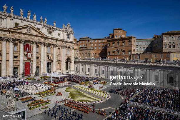 General view shows the St. Peter's Square as Pope Francis leads the Easter Mass, on April 17, 2022 in Vatican City, Vatican. Pope Francis presided...