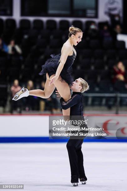 Natalie D'Alessandro and Bruce Waddell of Canada compete in the Junior Ice Dance Free Dance during day 4 of the ISU World Junior Figure Skating...