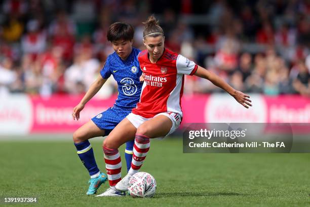 Steph Catley of Arsenal is challenged by Ji So-Yun of Chelsea during the Vitality Women's FA Cup Semi Final match between Arsenal Women and Chelsea...
