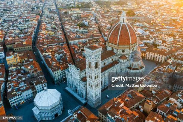 aerial view of the cathedral and square, florence, italy - フィレンツェ ストックフォトと画像