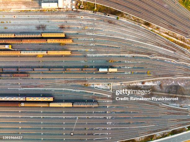Two Train Tracks Merging Merging Railroad Tracks Photos and Premium High Res Pictures - Getty Images