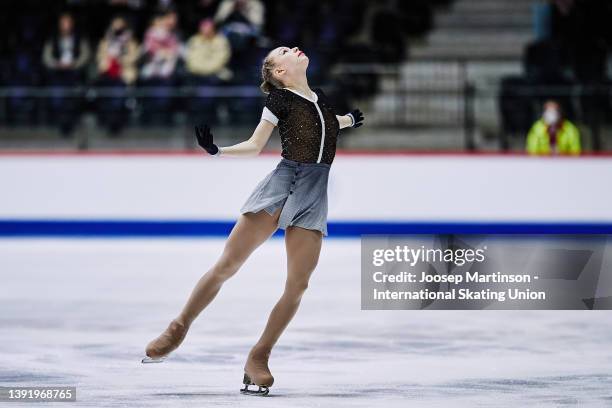 Lindsay Thorngren of the United States competes in the Junior Ladies Free Skating during day 4 of the ISU World Junior Figure Skating Championships...