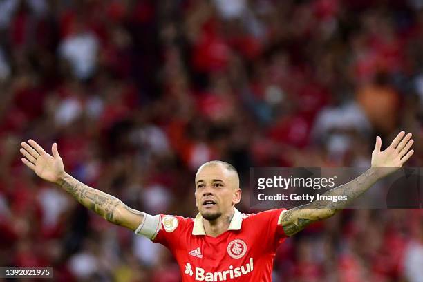 Andrés D'Alessandro of Internacional celebrates after scoring the first goal of his team during a match between Internacional and Fortaleza as part...