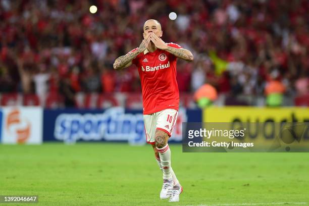 Andrés D'Alessandro of Internacional celebrates after scoring the first goal of his team during a match between Internacional and Fortaleza as part...