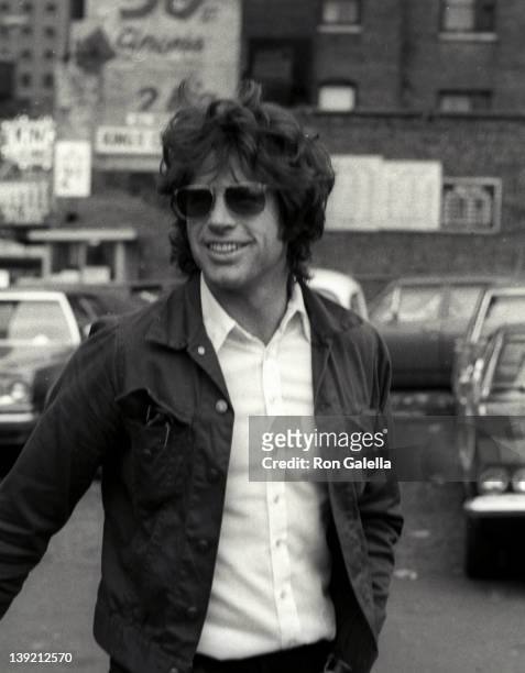 Actor Warren Beatty attends the preview of "Uncle Vanya" on May 26, 1973 at the Circle in the Square Theater in New York City.