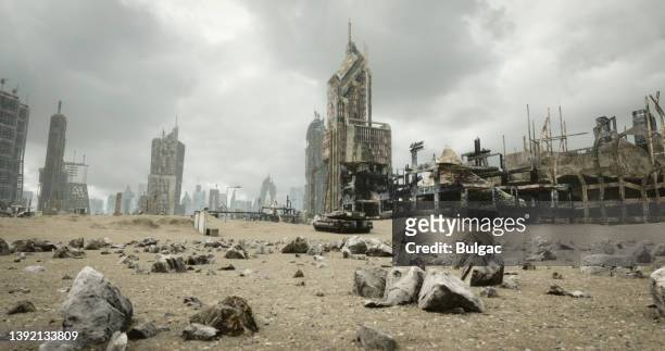 wasteland - despite liberation of mosul devastation of war continues stockfoto's en -beelden