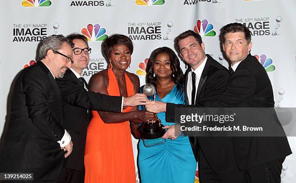 Producers Michael Barnathan, Chris Columbus, actresses Viola Davis, Octavia Spencer and producers Tate Taylor and Brunson Green pose with the award...