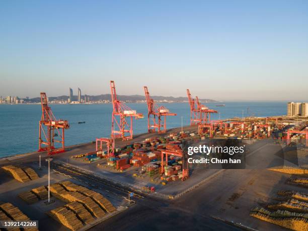 aerial photography of containers and wood at the seaside wharf - persian gulf bildbanksfoton och bilder