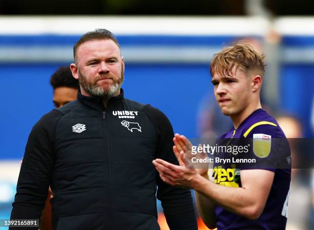 Wayne Rooney, Manager of Derby County reacts to defeat after the Sky Bet Championship match between Queens Park Rangers and Derby County at The Kiyan...
