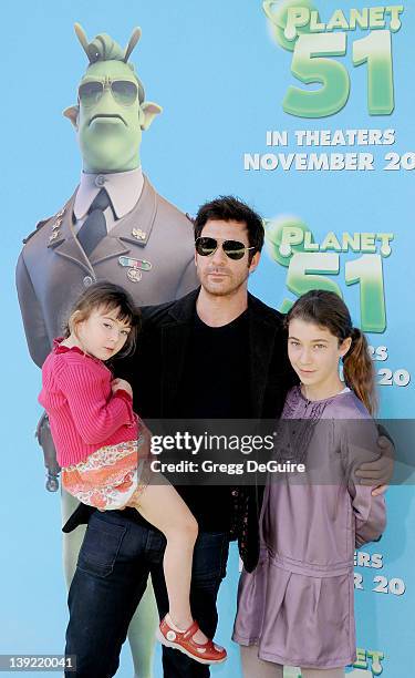 Dylan McDermott and children Colette Rose and Charlotte Rose arrive at "Planet 51" Premiere at the Mann Village Theater on November 14, 2009 in...