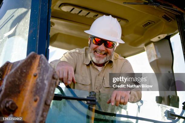 Backhoe Driverview Backhoe Driver Photos and Premium High Res Pictures - Getty Images