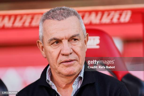 Javier Aguirre head coach of RCD Mallorca looks on prior to the LaLiga Santander match between RCD Mallorca and Deportivo Alaves at Estadio de Son...