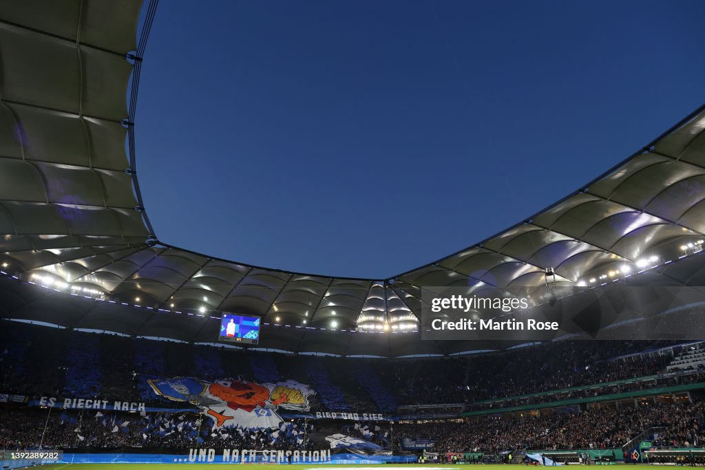 Hamburger SV v SC Freiburg - DFB Cup: Semi Final