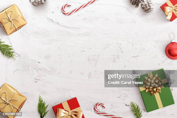 christmas composition. gifts, fir tree branches, red decorations on white background. christmas, winter, new year concept. flat lay, top view - box white flat imagens e fotografias de stock