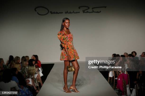 Model wearing Oscar de la Renta walks the runway during the 32nd Annual Colleagues Spring Luncheon at Beverly Wilshire, A Four Seasons Hotel on April...