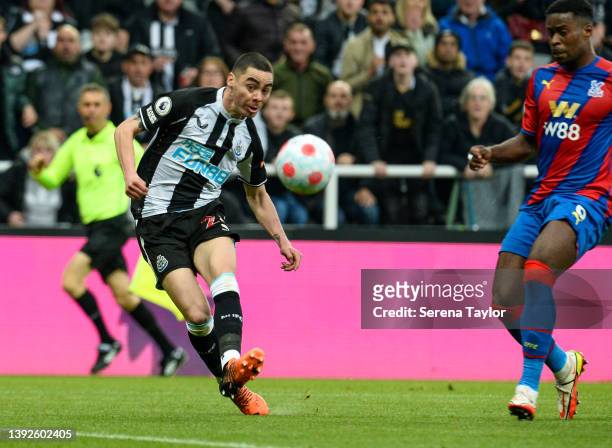 Miguel Almirón of Newcastle United FC scores opening goal during the Premier League match between Newcastle United and Crystal Palace at St. James...