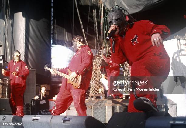 Corey Taylor and Slipknot perform during Ozzfest 2001 at Shoreline Amphitheatre on June 29, 2001 in Mountain View, California.