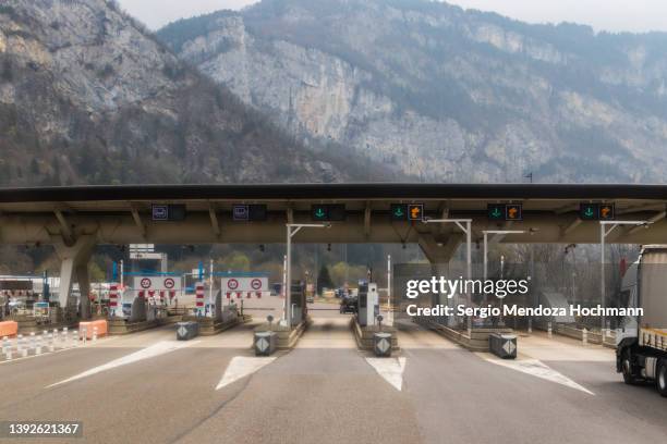 toll booth on the highway from lyon to chamonix, france - peaje fotografías e imágenes de stock