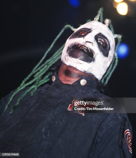 Corey Taylor of Slipknot performs during the "Pledge of Allegiance" tour at Cox Arena on September 30, 2001 in San Diego, California.