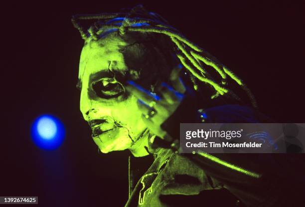 Corey Taylor of Slipknot performs during the "Pledge of Allegiance" tour at Cox Arena on September 30, 2001 in San Diego, California.