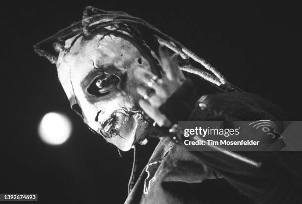 Corey Taylor of Slipknot performs during the "Pledge of Allegiance" tour at Cox Arena on September 30, 2001 in San Diego, California.