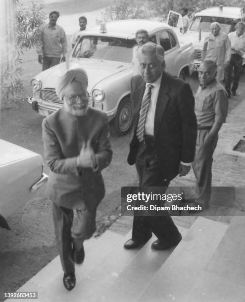 Dr Manmohan Singh at Sardar Patel Institute in Ahmedabad Gujarat India on 30th November 1991.