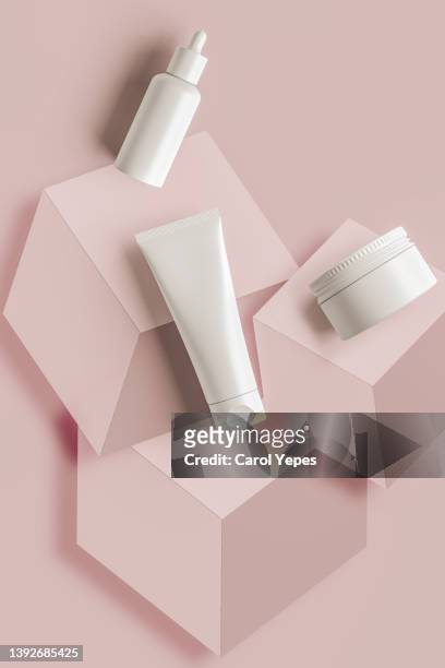 template white plastic tubes for cosmetics. packaging for cream, gel, - cosmetic bottle stockfoto's en -beelden