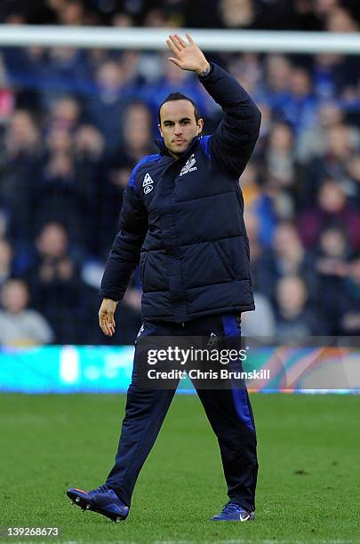 Landon Donovan of Everton waves to the crowd following the FA Cup Fifth Round match between Everton and Blackpool at Goodison Park on February 18,...