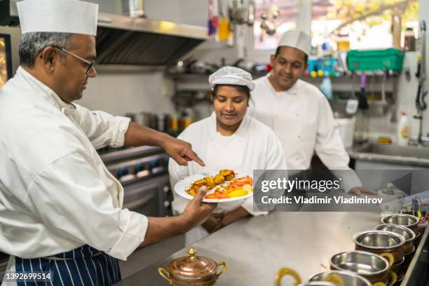 tandoori chicken appetizer - indian chef stock pictures, royalty-free photos & images