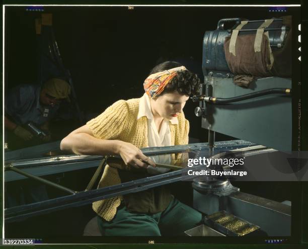 Inner Wing Riveting Riveting Machine Photos and Premium High Res Pictures - Getty Images