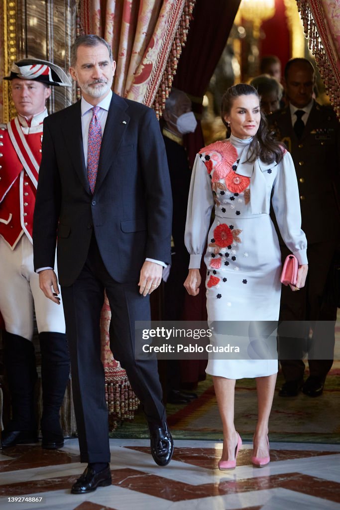 Spanish Royals Host A Lunch For Literature World Members