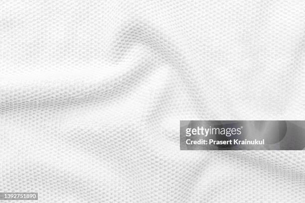white wrinkled towel background - white laundry foto e immagini stock