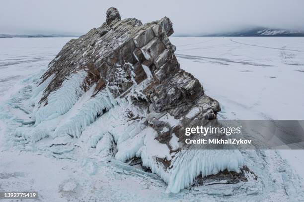 lago baikal - baikal fotografías e imágenes de stock