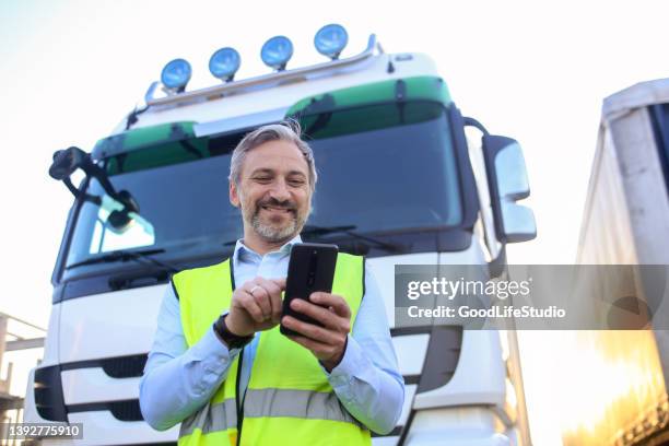 truck driver working - truck driver stock pictures, royalty-free photos & images