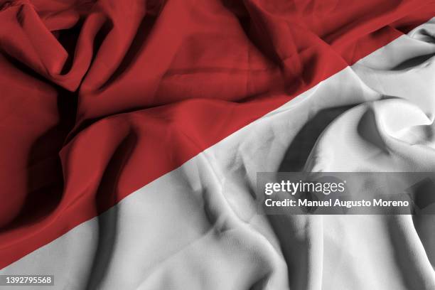 flag of indonesia - bandera indonesia fotografías e imágenes de stock