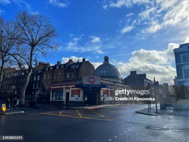 Kennington 63 Kennington Tube Station Stock Photos, High-Res Pictures, and Images ...