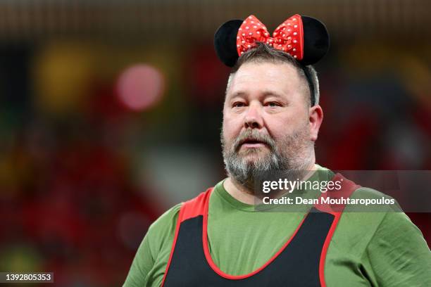 Brian Aminde Andersen of Team Denmark wears Minnie Mouse ears in the Men's Heavyweight category during the Powerlifting on day six of the Invictus...