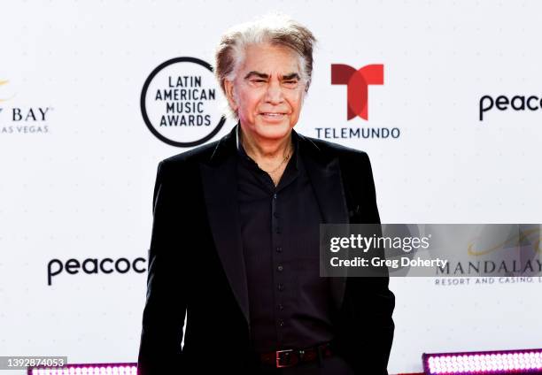 José Luis Rodríguez arrives at the 2022 Latin American Music Awards at Michelob ULTRA Arena on April 21, 2022 in Las Vegas, Nevada.