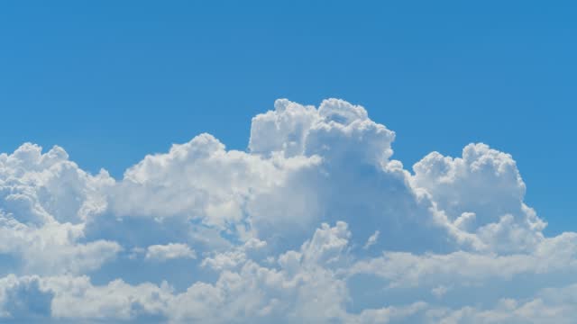 커뮬로님버스 구름의 4K 타임랩스 비디오