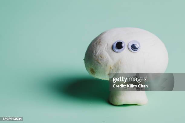 button mushroom with googly eyes - googly eyes 個照片及圖片檔