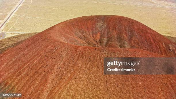 cinder cone red hill - cinder cone volcano stock pictures, royalty-free photos & images