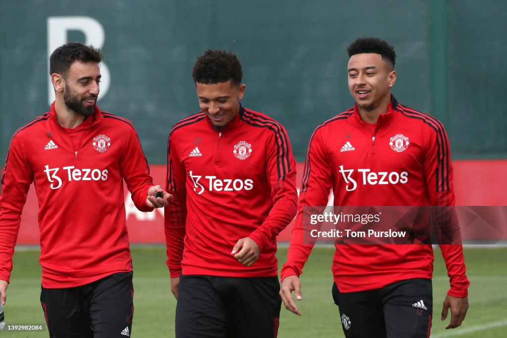 Manchester United Press Conference and Training Session