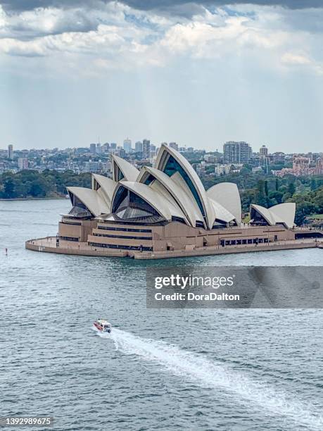 sydney harbour  ocean views and sydbey opera house, sydney, australia - ozopera stock pictures, royalty-free photos & images